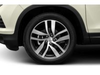 2017 Honda Pilot 4WD 4dr Touring Exterior Shot 5