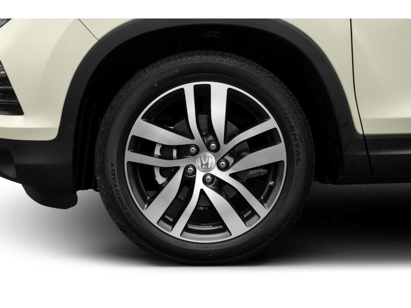 2017 Honda Pilot 4WD 4dr Touring Exterior Shot 5