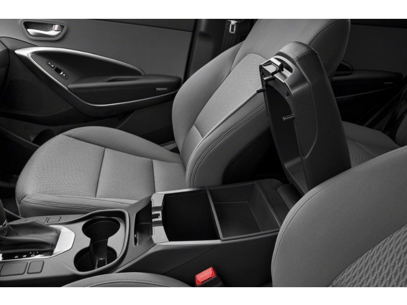 2018 Hyundai Santa Fe Sport 2.4L SE AWD Interior Shot 7