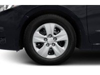 2018 Kia Forte LX Auto Exterior Shot 5
