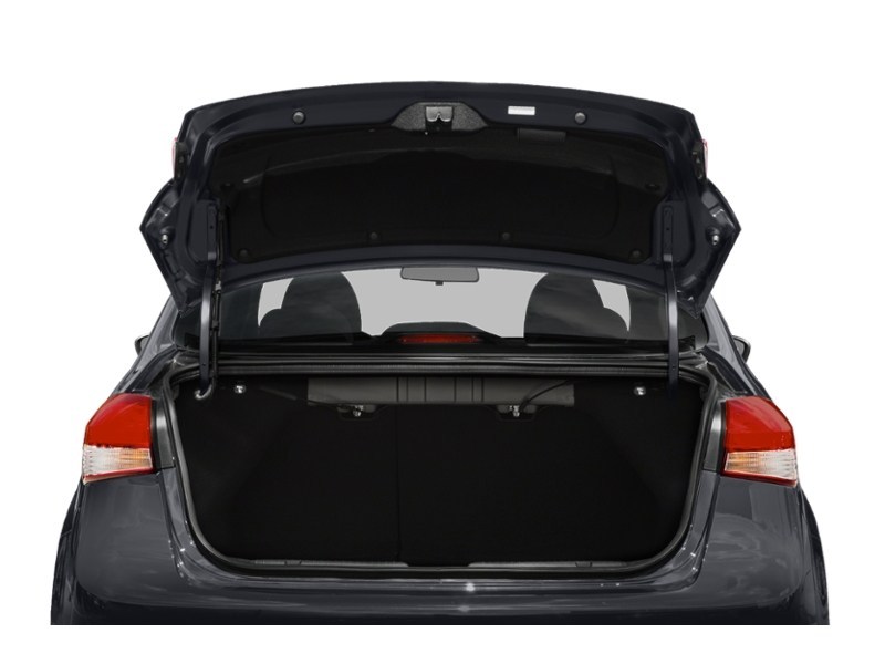 2018 Kia Forte LX Auto Exterior Shot 4
