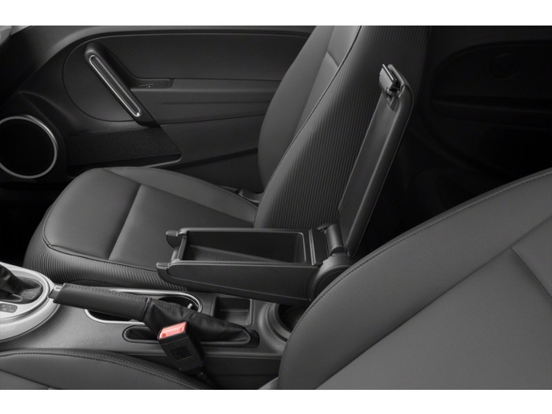 2017 Volkswagen Beetle 2dr Conv Classic Interior Shot 7