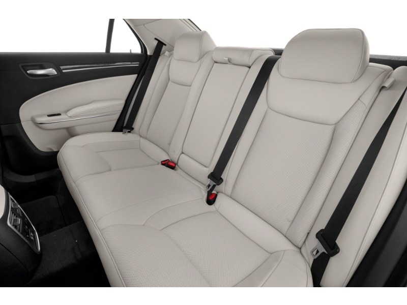2018 Chrysler 300 300 Limited AWD Interior Shot 5