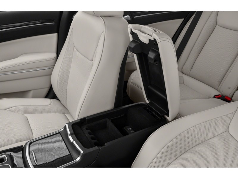 2018 Chrysler 300 300 Limited AWD Interior Shot 7