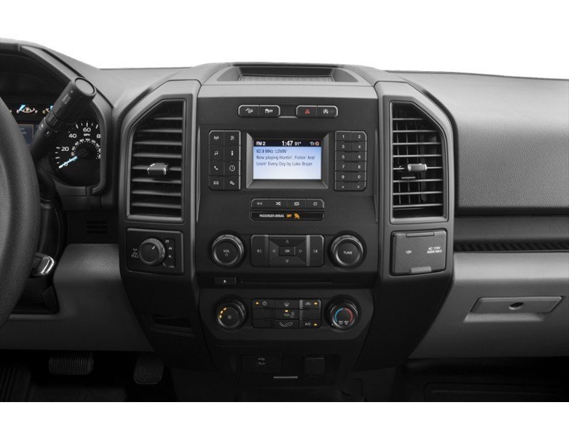 2018 Ford F-150 XL 4WD SuperCrew 5.5' Box Interior Shot 2