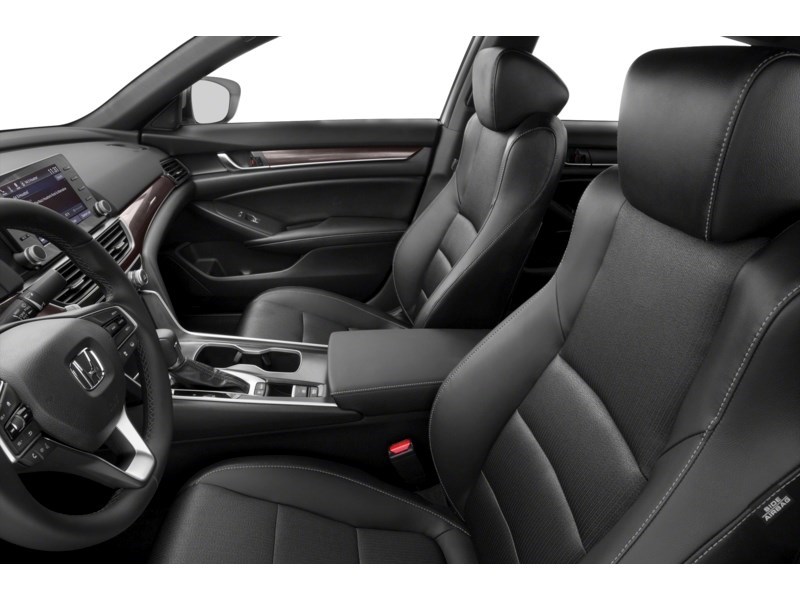 2018 Honda Accord Sport | 6-Speed | Low KM's Interior Shot 4
