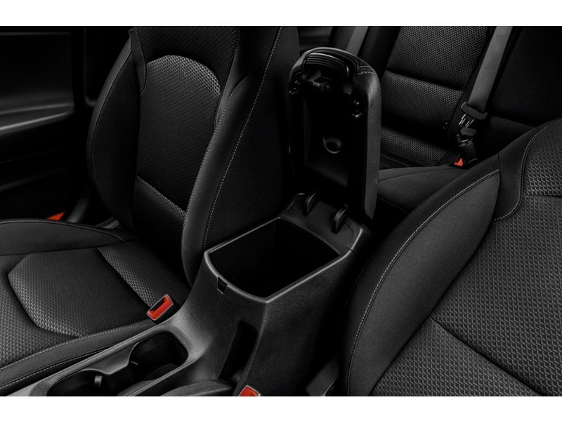 2018 Hyundai Elantra GT GL SE Auto Interior Shot 7