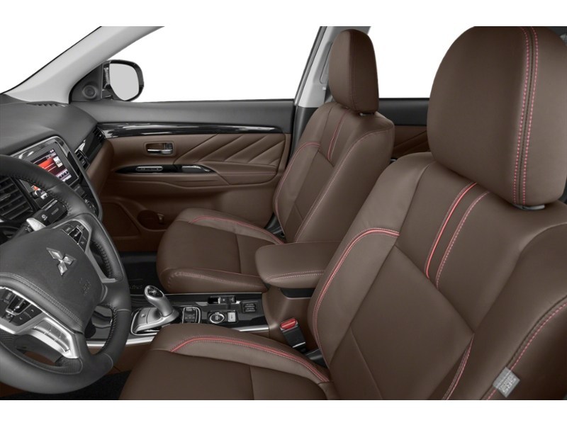 2018 Mitsubishi Outlander Plug-In Hybrid SE Interior Shot 4