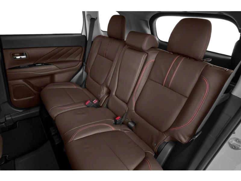 2018 Mitsubishi Outlander Plug-In Hybrid SE Interior Shot 5