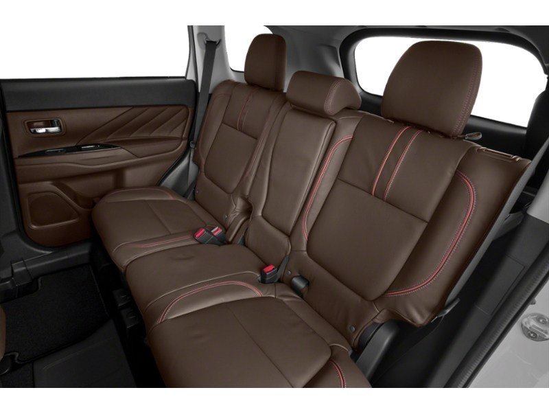 2018 Mitsubishi Outlander Plug-In Hybrid SE Touring S-AWC Interior Shot 5