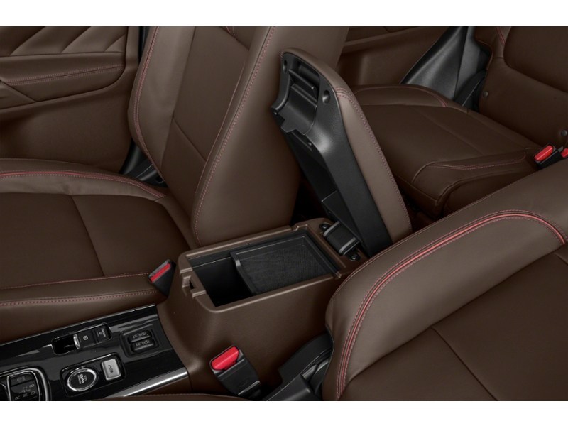 2018 Mitsubishi Outlander Plug-In Hybrid SE Interior Shot 7