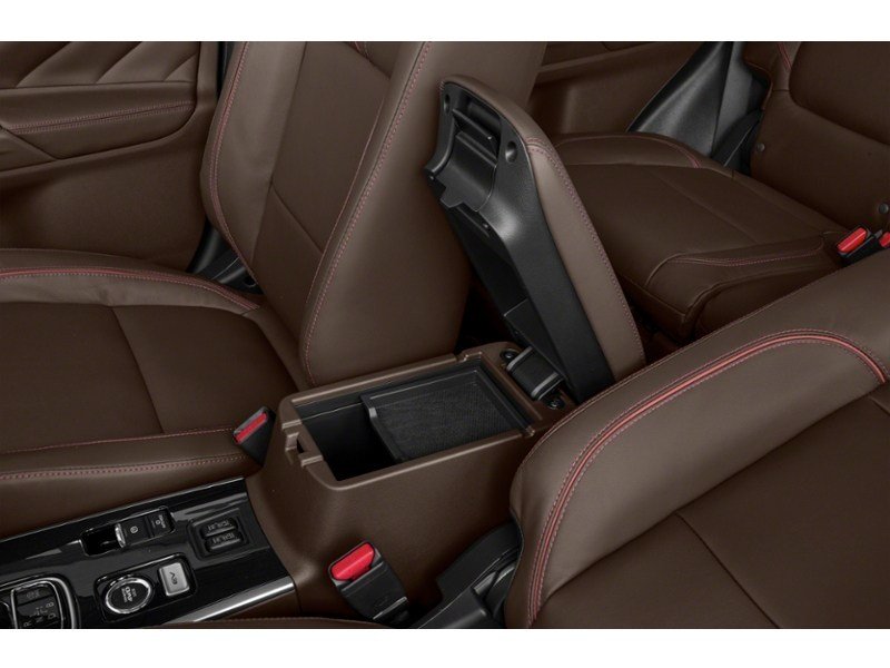 2018 Mitsubishi Outlander Plug-In Hybrid SE Touring S-AWC Interior Shot 7