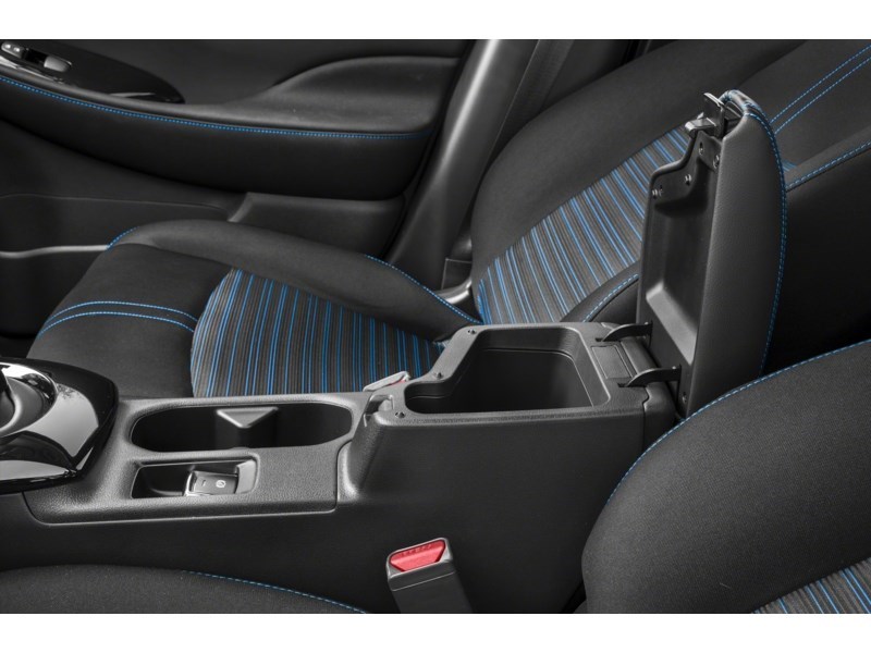 2018 Nissan LEAF S Hatchback Interior Shot 7