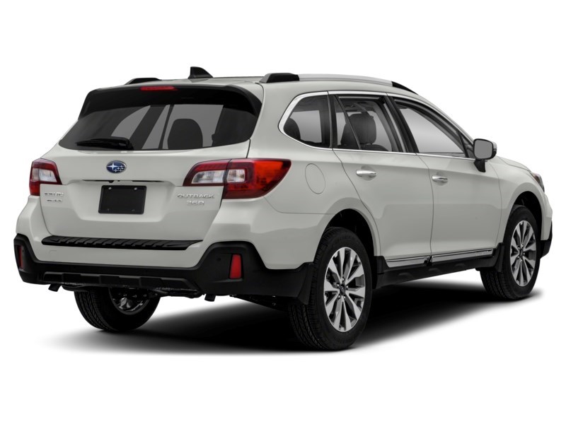 2017 Subaru Outback 3.6R Premier Technology Package (CVT) Exterior Shot 2