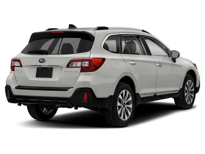 2017 Subaru Outback 3.6R Premier Technology Package (CVT) Exterior Shot 2
