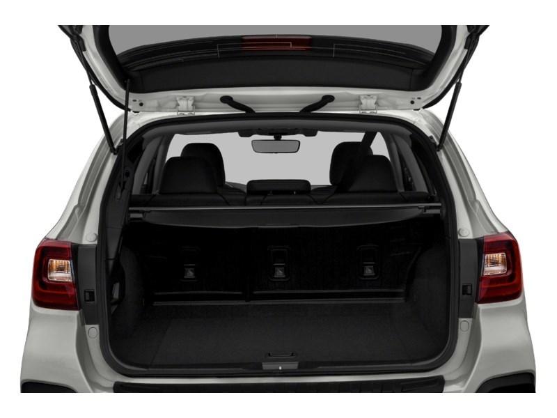2017 Subaru Outback 3.6R Premier Technology Package (CVT) Exterior Shot 4