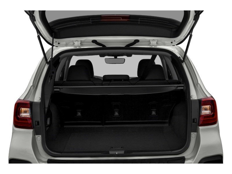 2017 Subaru Outback 3.6R Premier Technology Package (CVT) Exterior Shot 4
