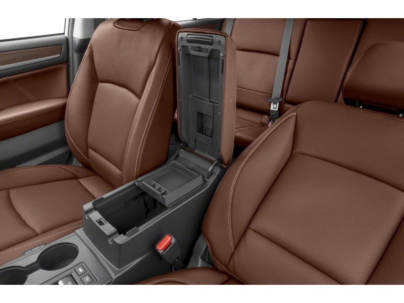 2017 Subaru Outback 3.6R Premier Technology Package (CVT) Interior Shot 7