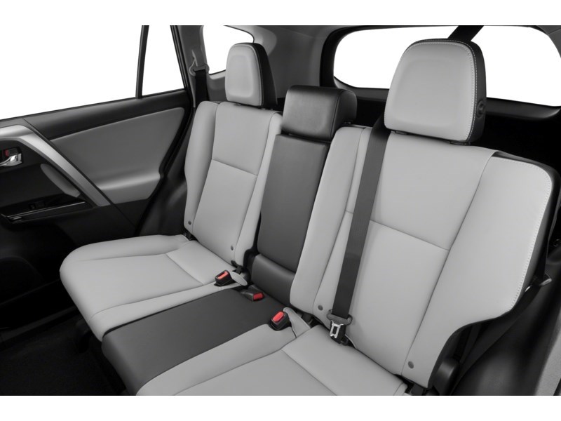 2018 Toyota RAV4 AWD SE | Ultra Low KM's Interior Shot 5