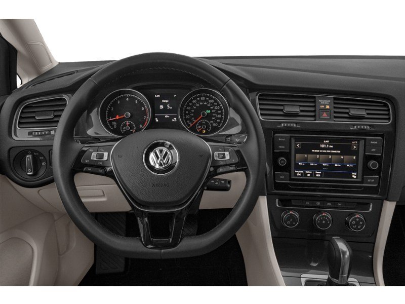 2018 Volkswagen Golf Comfortline 5-door Manual Interior Shot 3