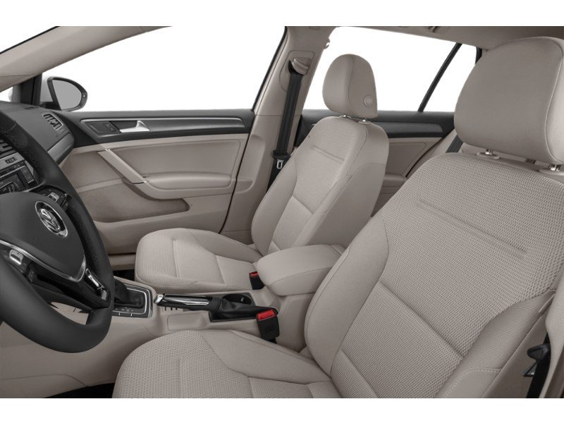 2018 Volkswagen Golf Comfortline 5-door Manual Interior Shot 4
