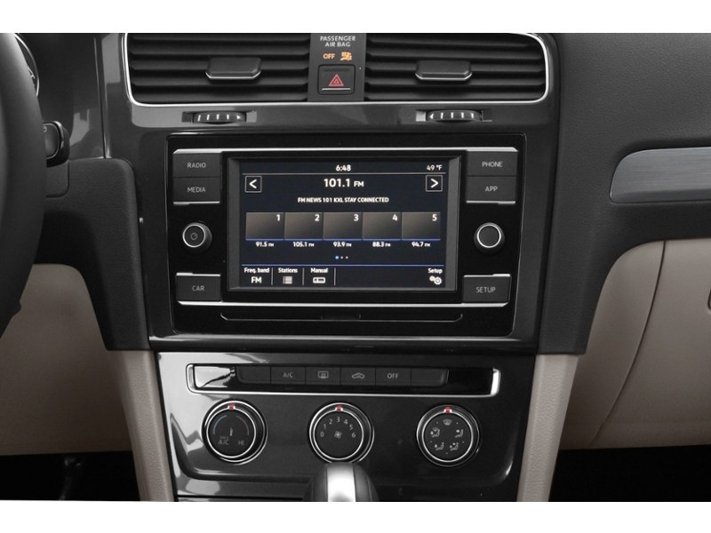 2018 Volkswagen Golf Comfortline 5-door Manual Interior Shot 2
