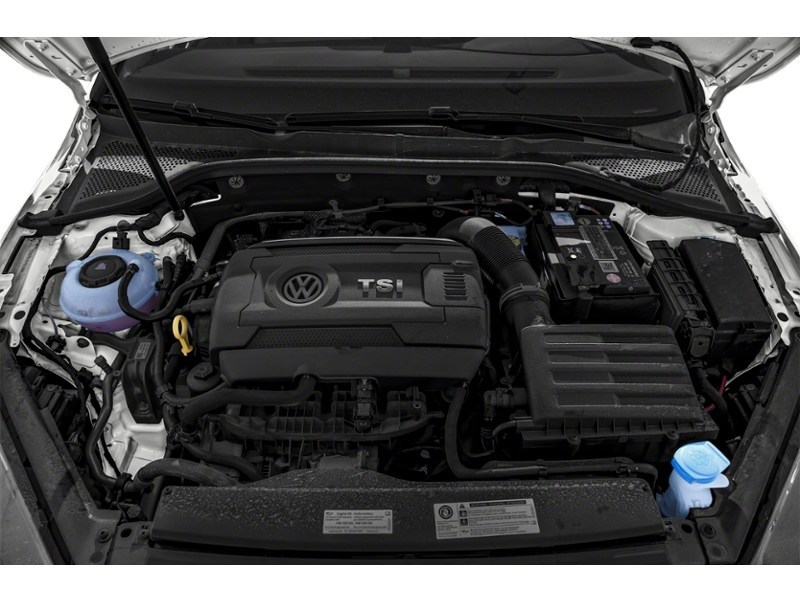 2018 Volkswagen Golf Comfortline 5-door Manual Exterior Shot 3