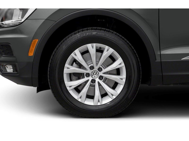 2018 Volkswagen Tiguan Comfortline 4MOTION Exterior Shot 5