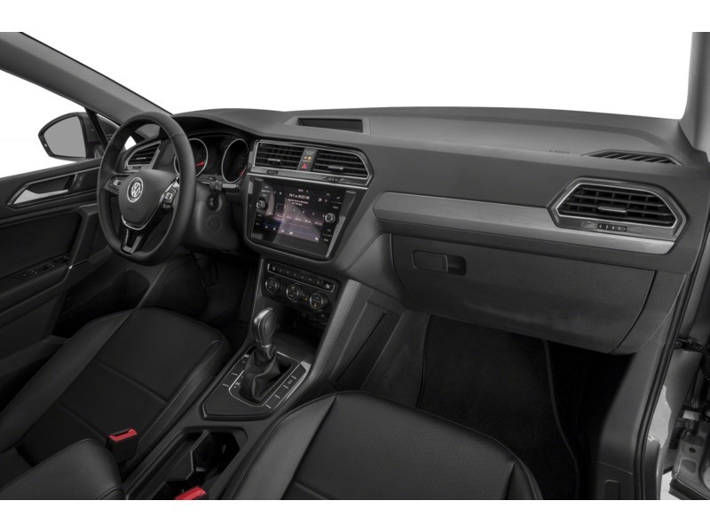 2020 Volkswagen Tiguan Comfortline 4MOTION Interior Shot 1