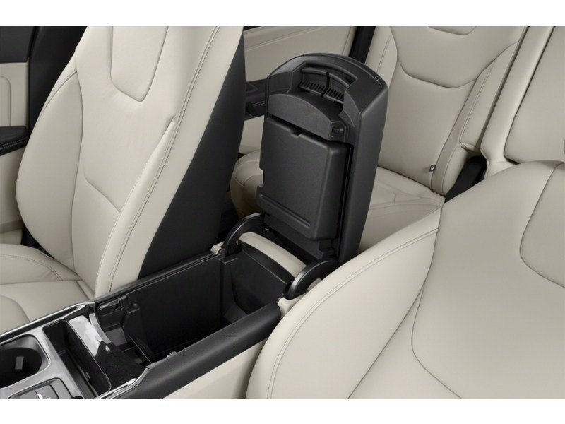2019 Ford Edge SEL AWD Interior Shot 7