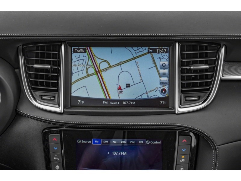 2019 INFINITI QX50 LUXE AWD Interior Shot 8