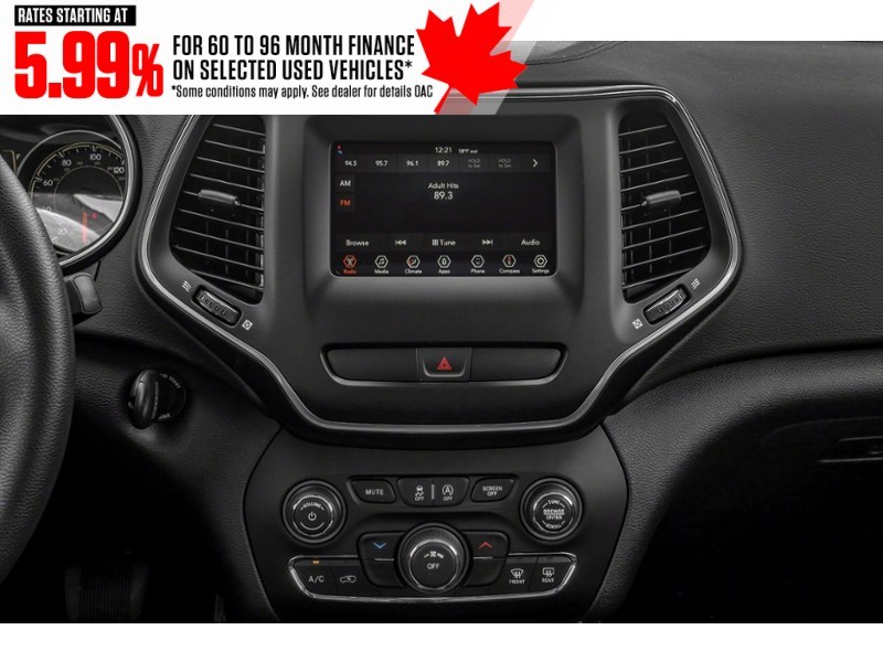 2022 Jeep Cherokee Altitude 4x4 Interior Shot 2