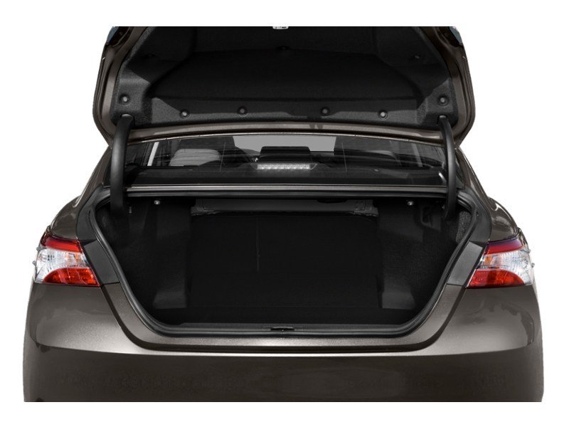 2019 Toyota Camry Hybrid Hybrid LE Auto Exterior Shot 4