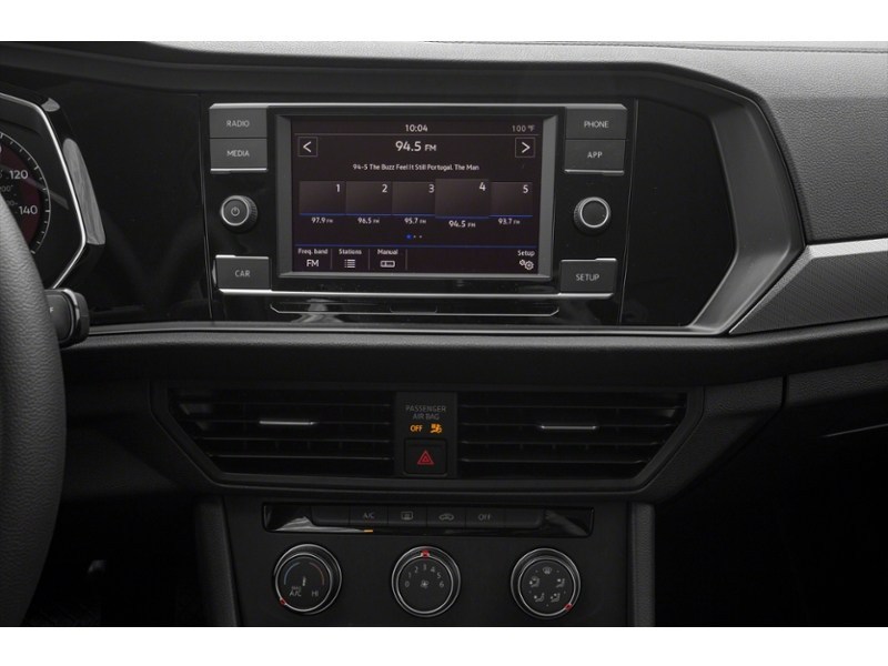 2019 Volkswagen Jetta Highline Manual Interior Shot 2