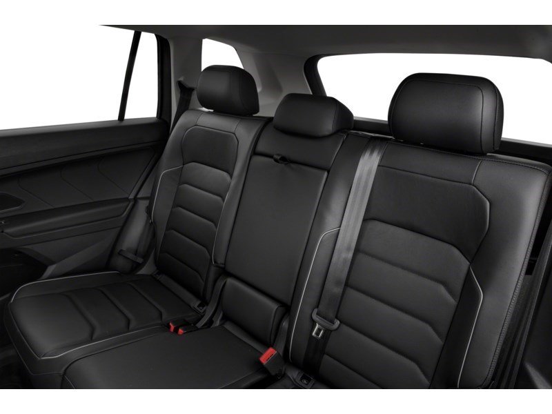 2021 Volkswagen Tiguan Highline 4MOTION Interior Shot 5