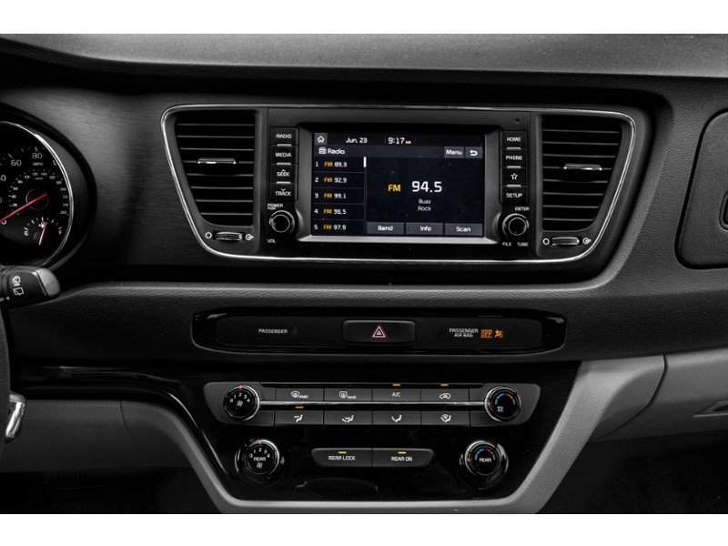 2019 Kia Sedona LX+ FWD Interior Shot 2