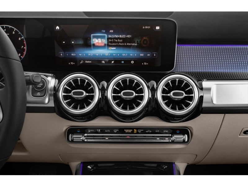 2020 Mercedes-Benz GLB 250 Base Interior Shot 2
