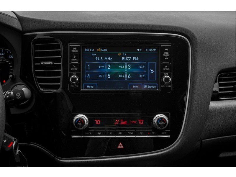 2020 Mitsubishi Outlander ES S-AWC Interior Shot 2