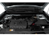 2020 Mitsubishi Outlander ES S-AWC Exterior Shot 3
