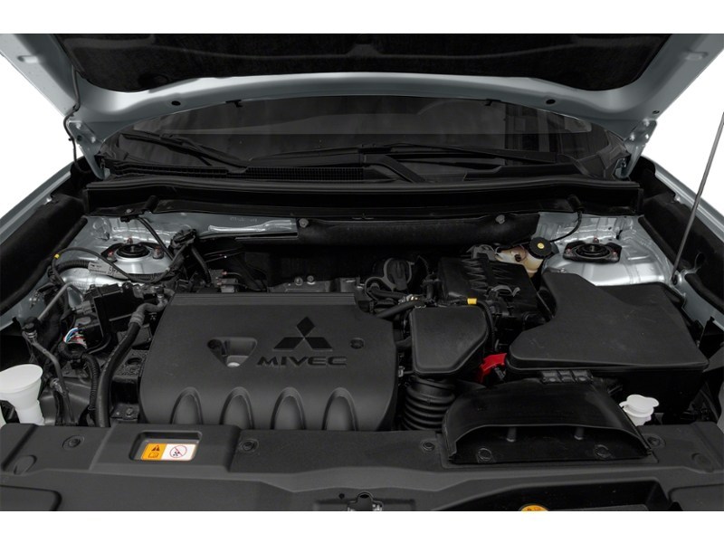 2020 Mitsubishi Outlander ES S-AWC Exterior Shot 3