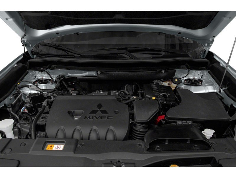 2020 Mitsubishi Outlander ES S-AWC Exterior Shot 3