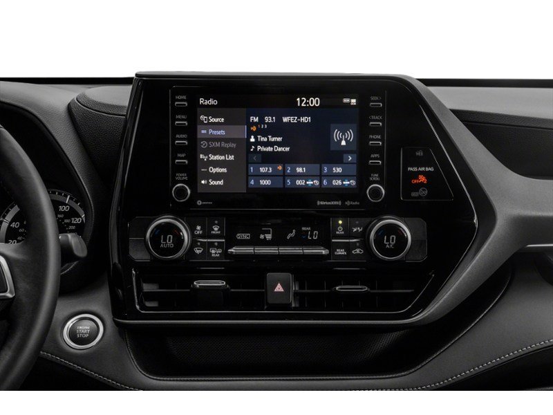 2020 Toyota Highlander LE AWD Interior Shot 2