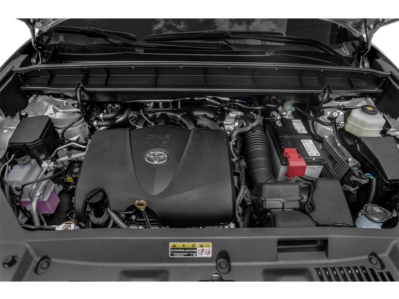 2022 Toyota Highlander LE AWD Exterior Shot 3