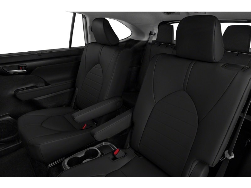 2021 Toyota Highlander XLE AWD Interior Shot 5