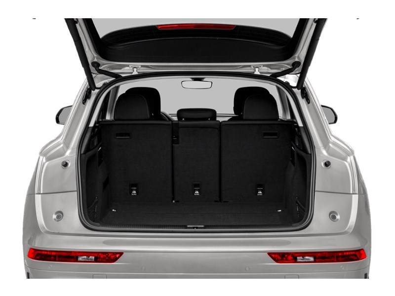 2022 Audi Q5 45 Technik Exterior Shot 4