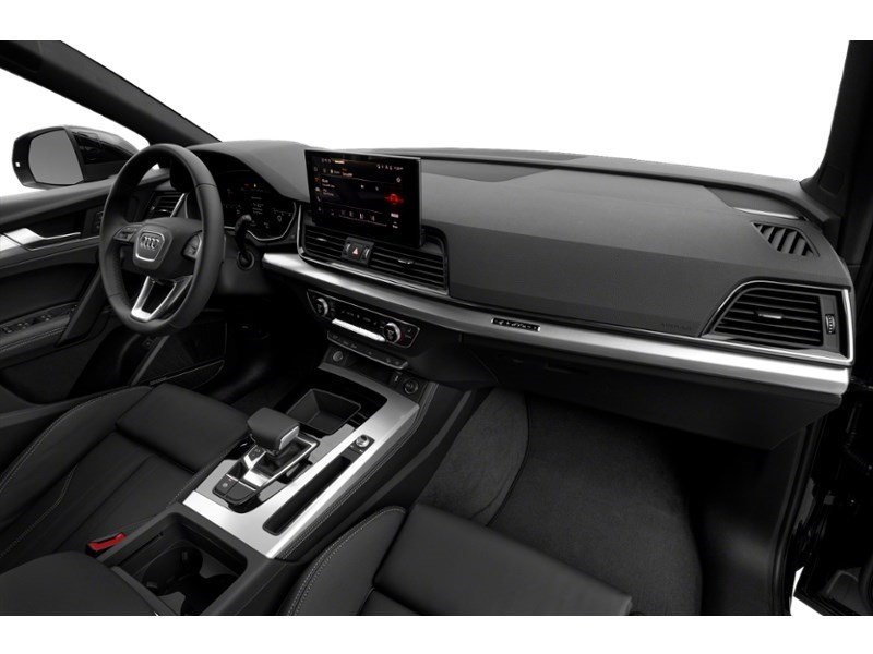 2022 Audi Q5 45 Technik Interior Shot 1