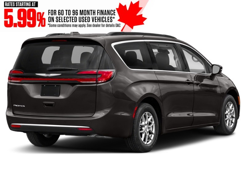 2022 Chrysler Pacifica Touring L FWD Exterior Shot 2