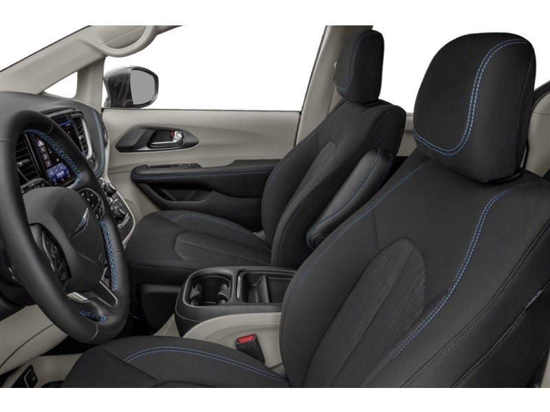 2022 Chrysler Pacifica Limited FWD Interior Shot 4