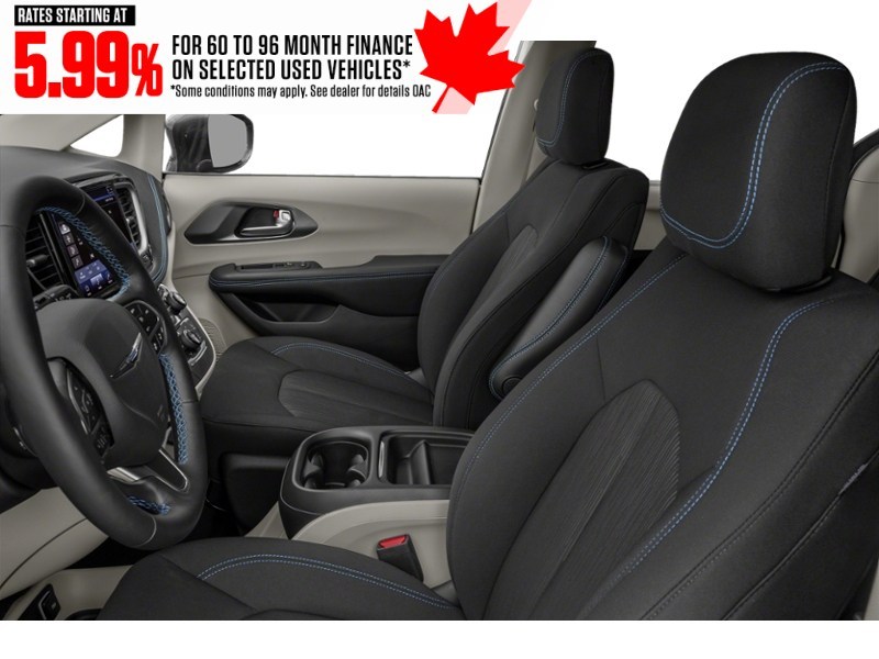 2022 Chrysler Pacifica Touring L FWD Interior Shot 4