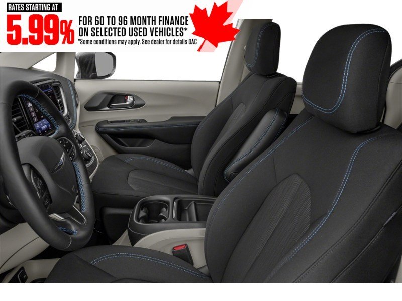 2022 Chrysler Pacifica Touring L FWD Interior Shot 4